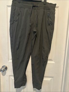 Athleta Women’s Tapered Jogger Pants with Zippered Pockets